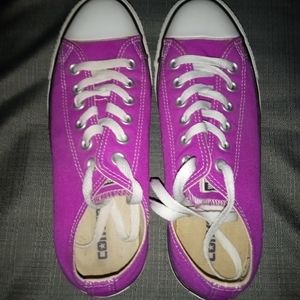 Fushia Converse Women's size 8